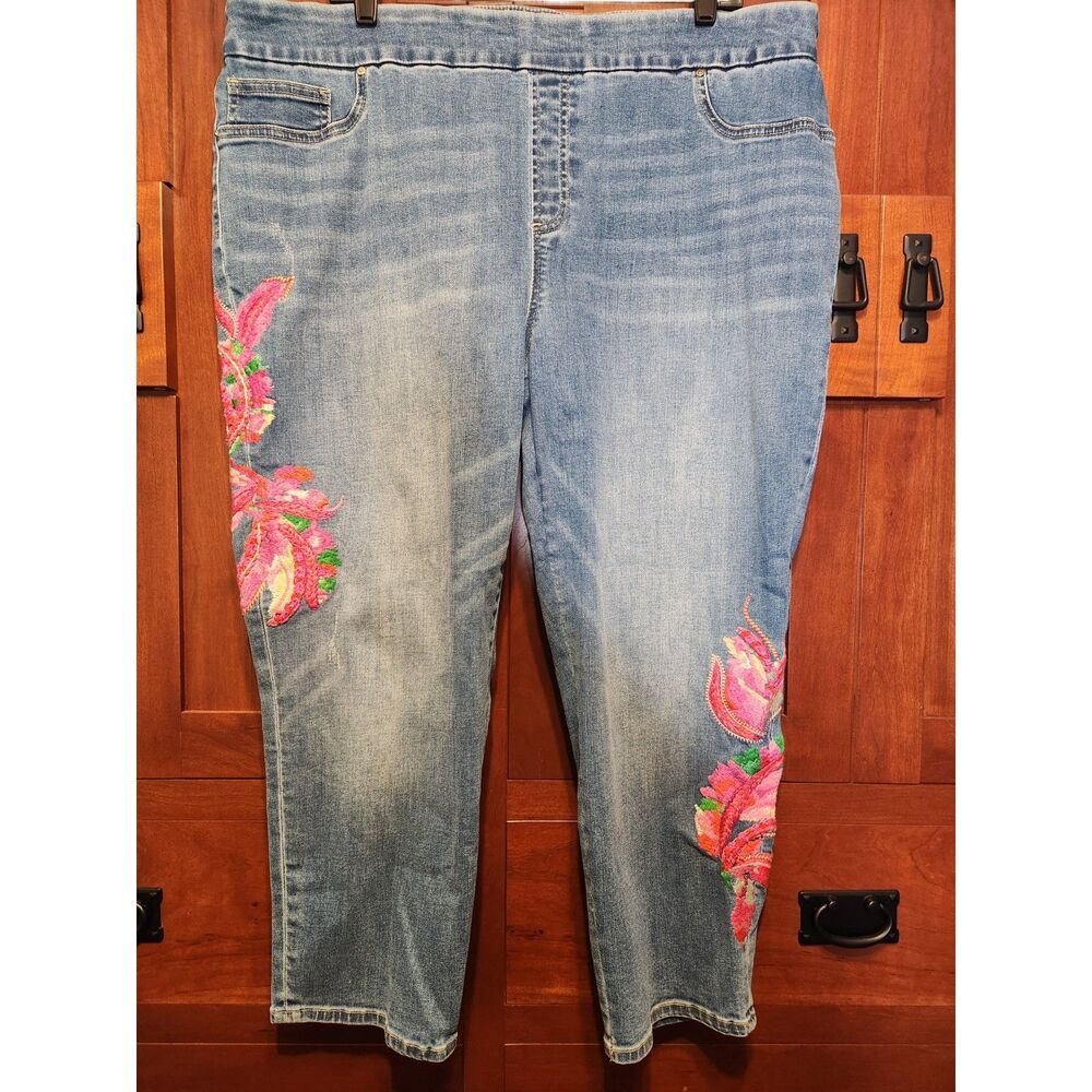 Chico's Floral Embroidered Jean Crop Pants Pull-on Women's Size 20 (Chico's 4)
